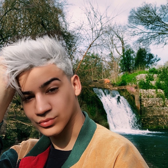 Meet your Posher, Aizar - Picture 1 of 1